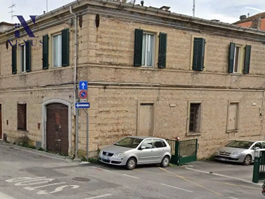Immagine 3 di Laboratorio in vendita  in Via Montevecchio 2 a Fano