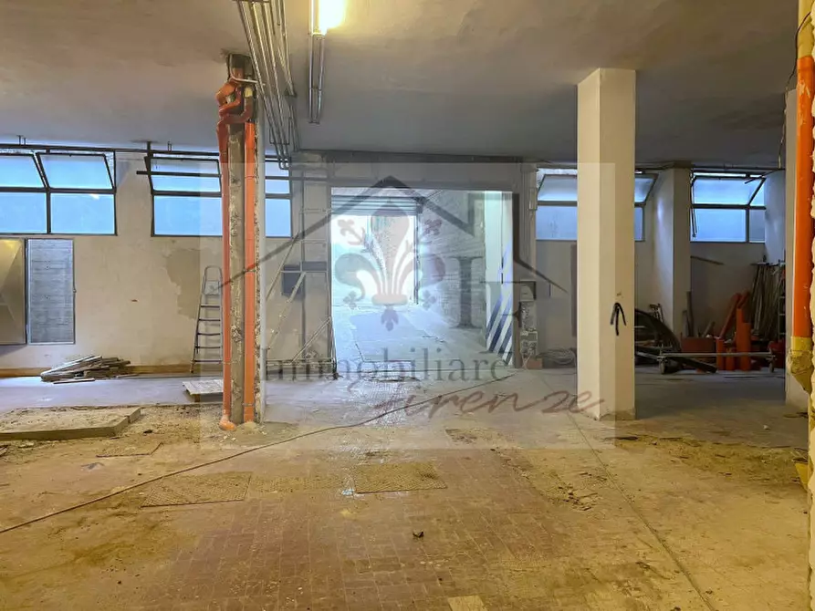 Immagine 1 di Magazzino in vendita  in Via Alessandro Allori a Firenze