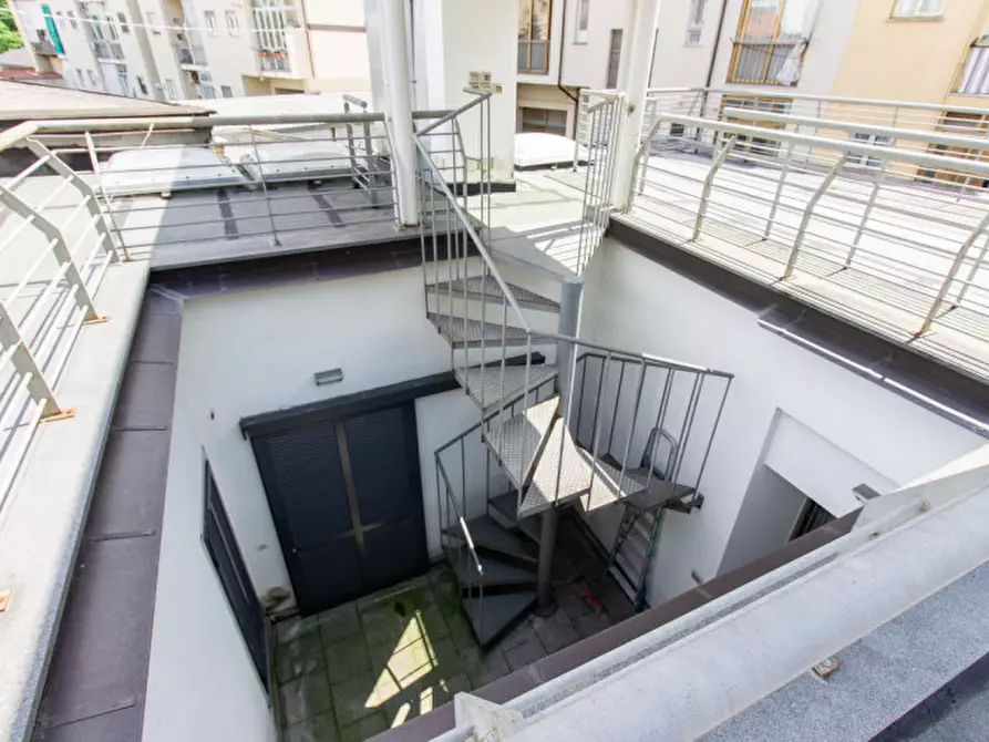 Immagine 3 di Loft/Open space in vendita  in Via Terni, 12 a Torino