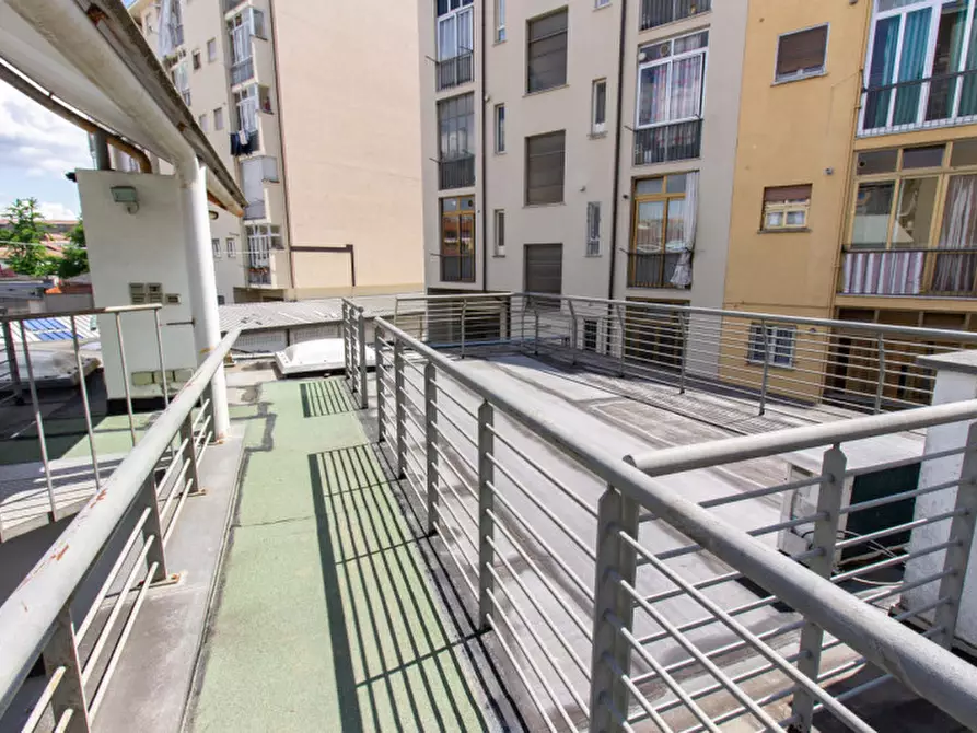 Immagine 5 di Loft/Open space in vendita  in Via Terni, 12 a Torino