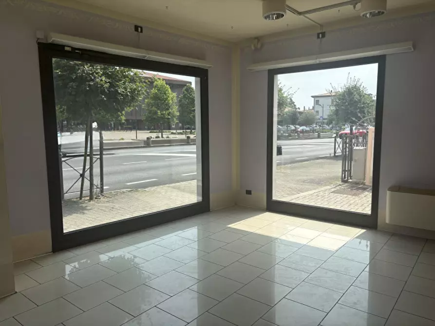 Immagine 3 di Negozio in affitto  in VIA IV NOVEMBRE a Mestrino