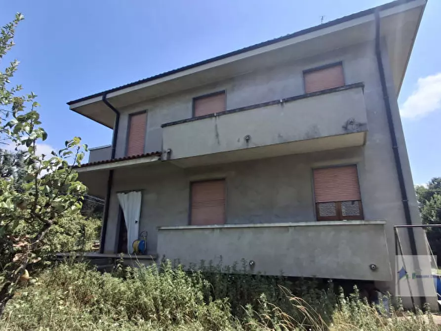 Immagine 8 di Villa in vendita  in Via Giotto a Castano Primo