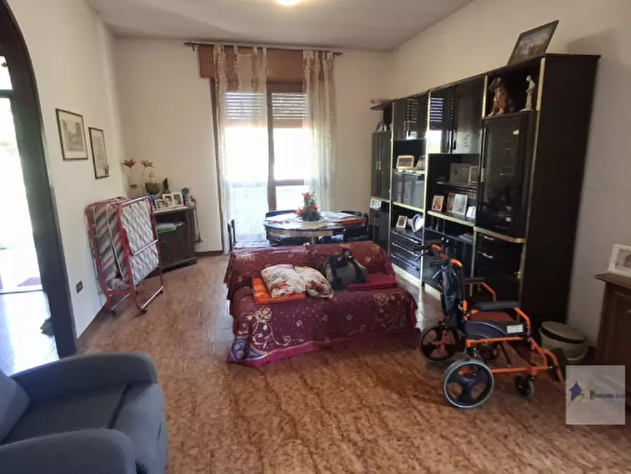 Immagine 13 di Villa in vendita  in Via Giotto a Castano Primo