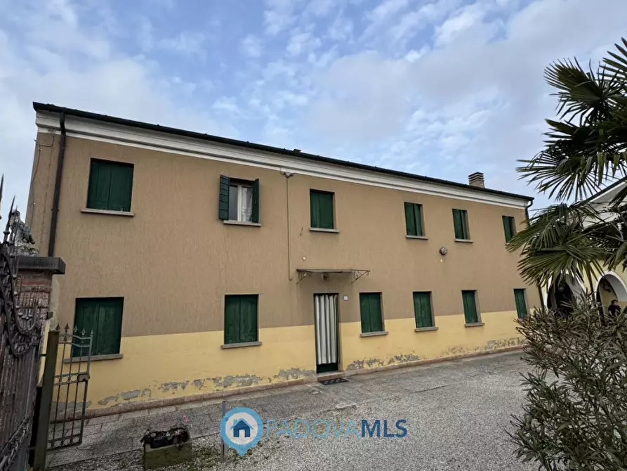 Immagine 2 di Casa trifamiliare in vendita  in Via Sette Martiri a Padova