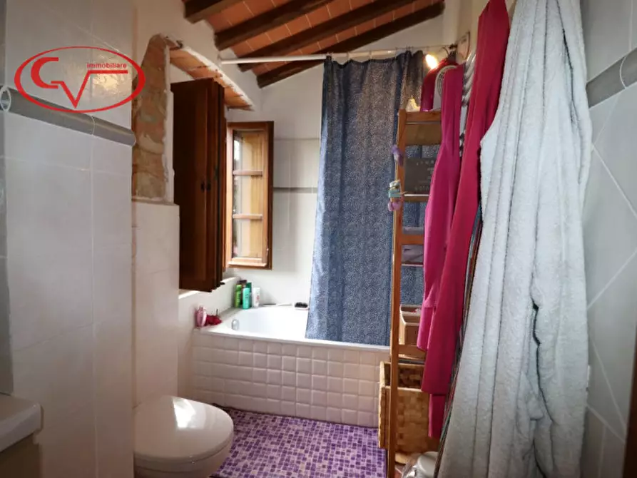 Immagine 15 di Villa in vendita  in Bucine a Bucine