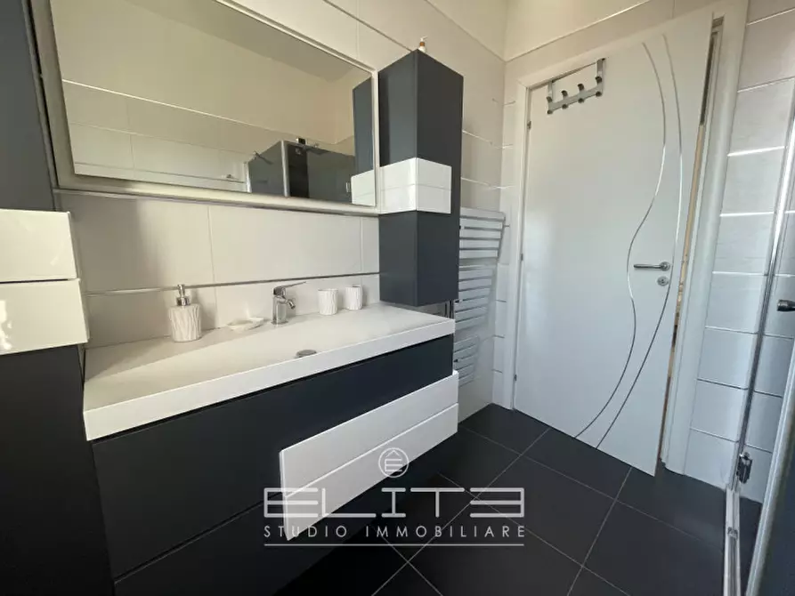 Immagine 18 di Appartamento in vendita  in VIA MERCANTINI a Ancona