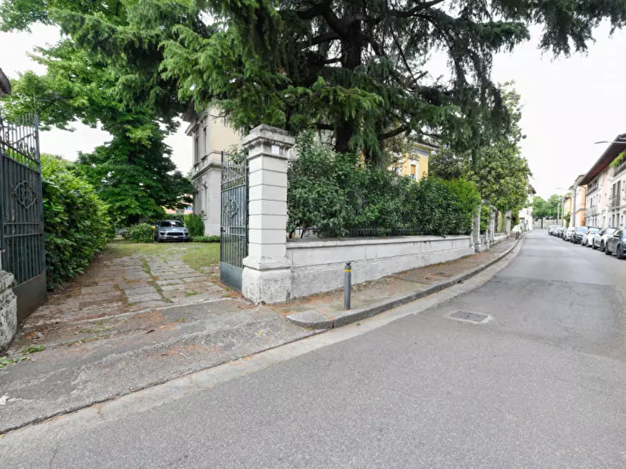 Immagine 2 di Casa bifamiliare in vendita  a Brescia