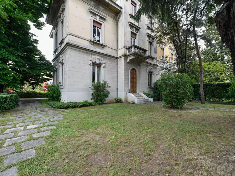 Immagine 3 di Casa bifamiliare in vendita  a Brescia