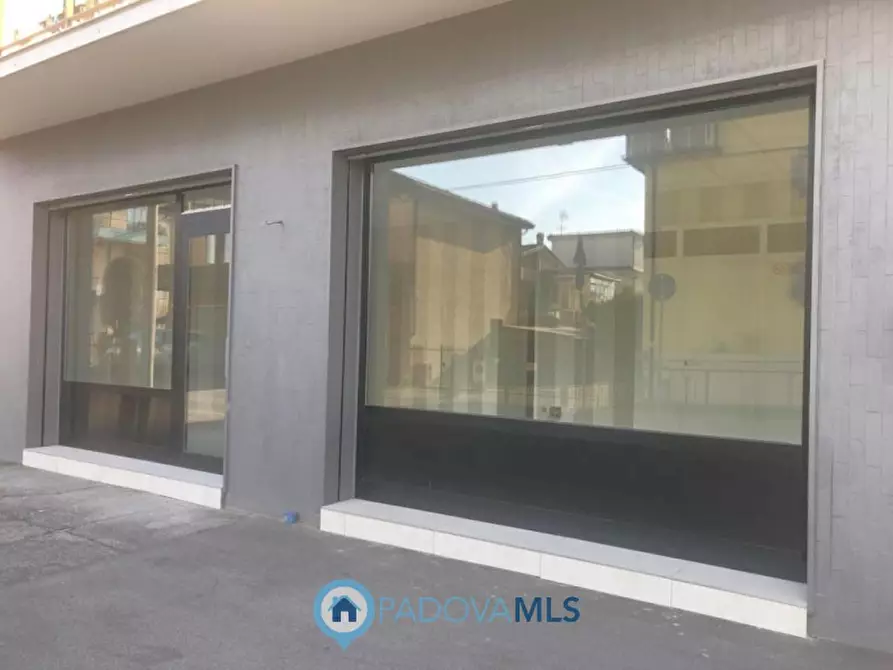 Immagine 16 di Negozio in vendita  in Via dei Vivarini a Padova