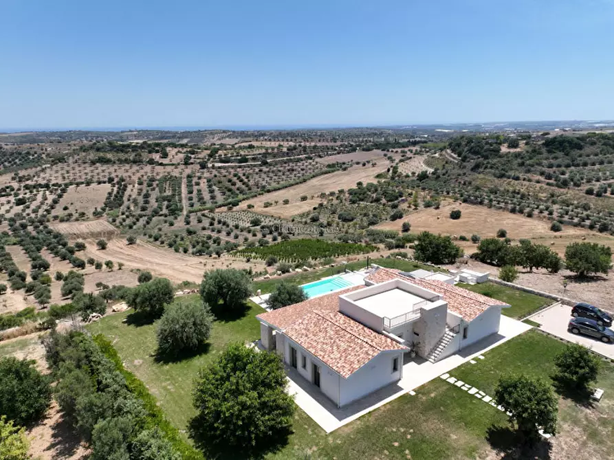 Immagine 5 di Villa in vendita  in contrada belliscala a Noto