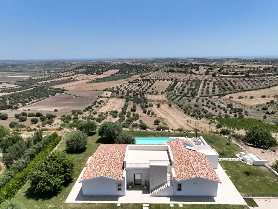 Immagine 7 di Villa in vendita  in contrada belliscala a Noto