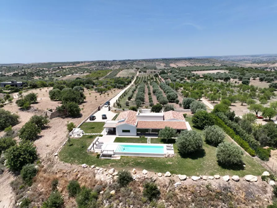 Immagine 11 di Villa in vendita  in contrada belliscala a Noto