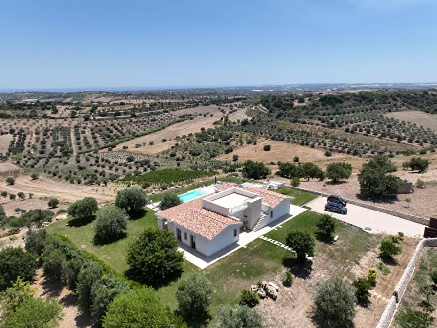 Immagine 12 di Villa in vendita  in contrada belliscala a Noto