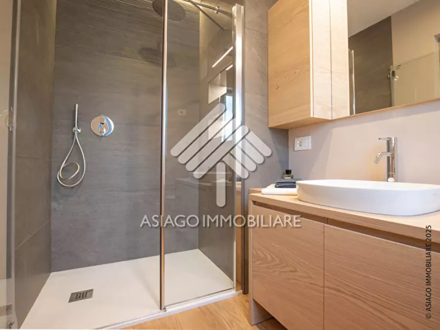 Immagine 19 di Appartamento in vendita  in Via Lotta, 23 a Asiago