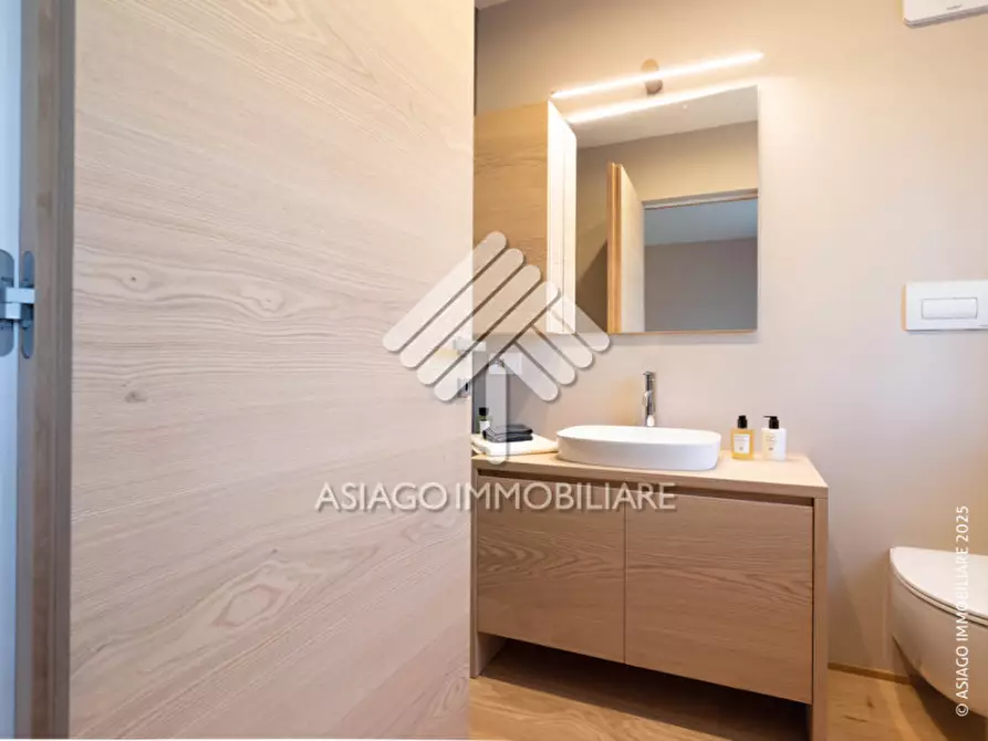 Immagine 25 di Appartamento in vendita  in Via Lotta, 23 a Asiago