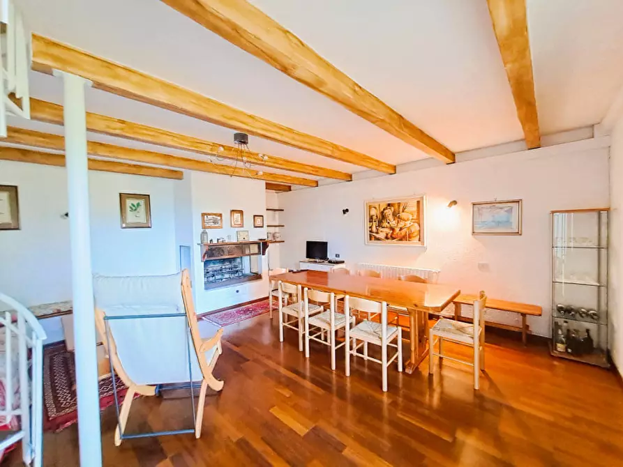 Immagine 6 di Villa in vendita  a Magione