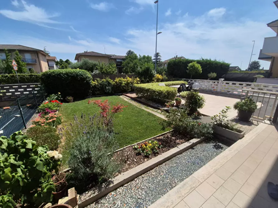 Immagine 1 di Casa bifamiliare in vendita  in Via Frassini a Villafranca Di Verona