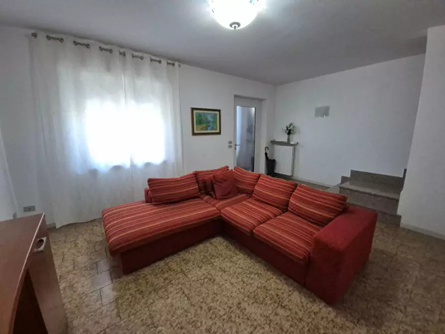 Immagine 3 di Casa bifamiliare in vendita  in Via Frassini a Villafranca Di Verona