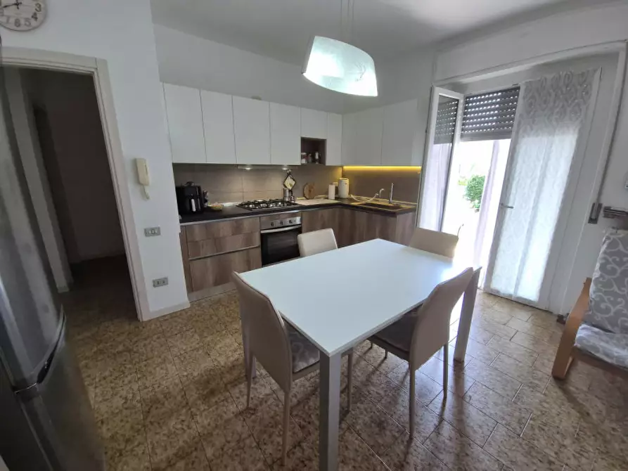 Immagine 7 di Casa bifamiliare in vendita  in Via Frassini a Villafranca Di Verona