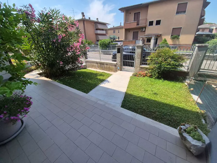 Immagine 39 di Casa bifamiliare in vendita  in Via Frassini a Villafranca Di Verona