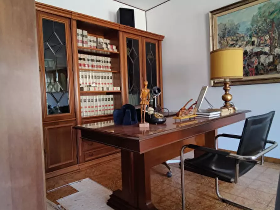 Immagine 10 di Appartamento in vendita  in VIA E.PERITO a Eboli