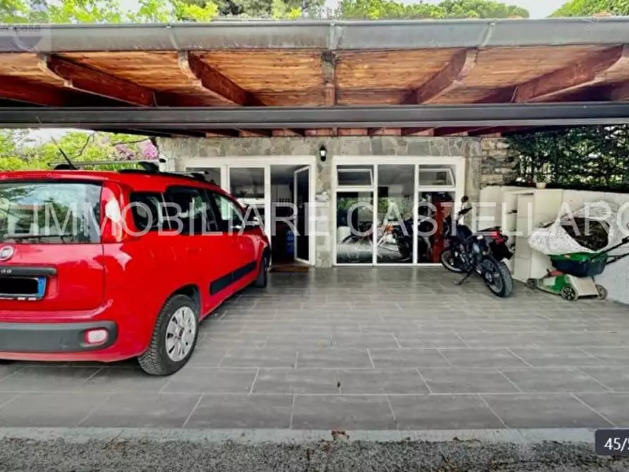 Immagine 3 di Villa in vendita  a Imperia