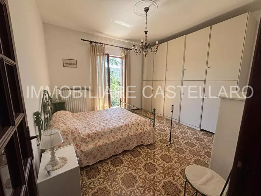 Immagine 9 di Villa in vendita  a Imperia