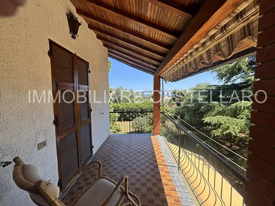 Immagine 11 di Villa in vendita  a Imperia