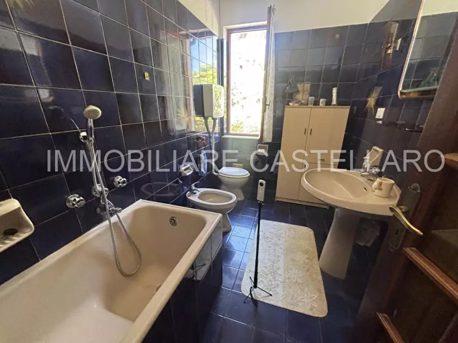 Immagine 25 di Villa in vendita  a Imperia