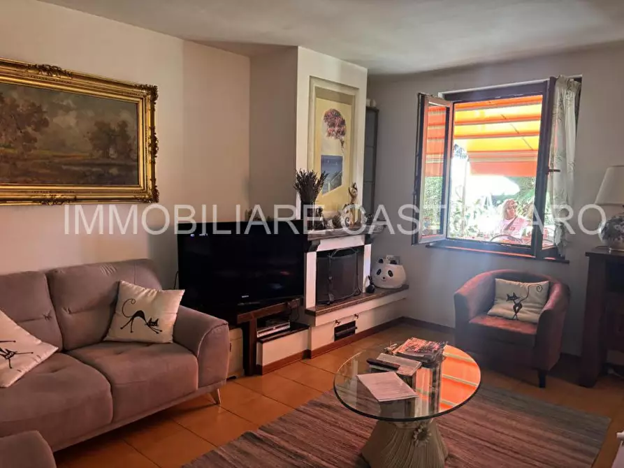 Immagine 31 di Villa in vendita  a Imperia