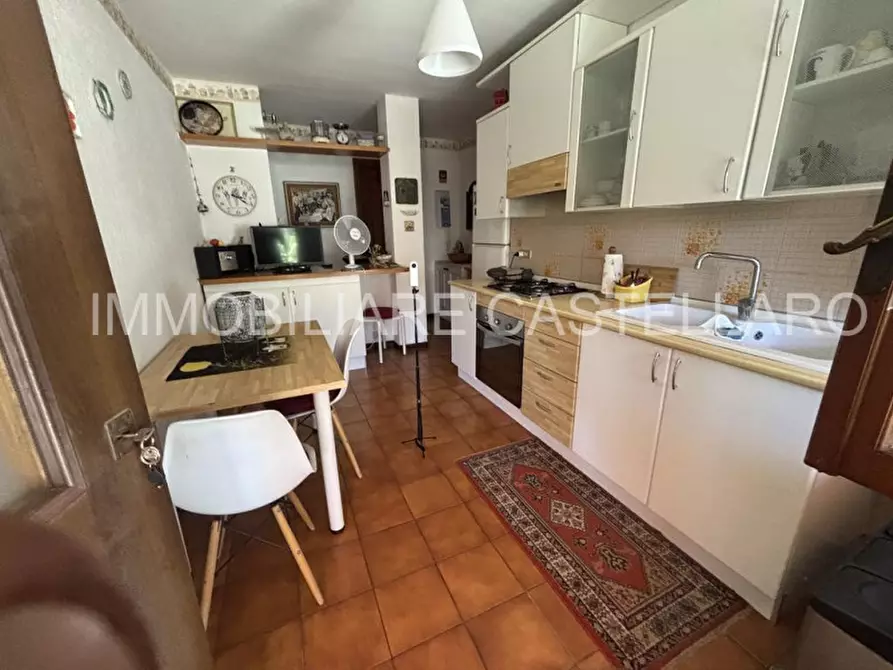 Immagine 37 di Villa in vendita  a Imperia