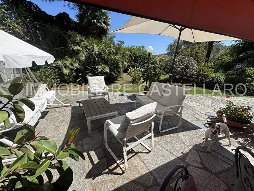 Immagine 38 di Villa in vendita  a Imperia