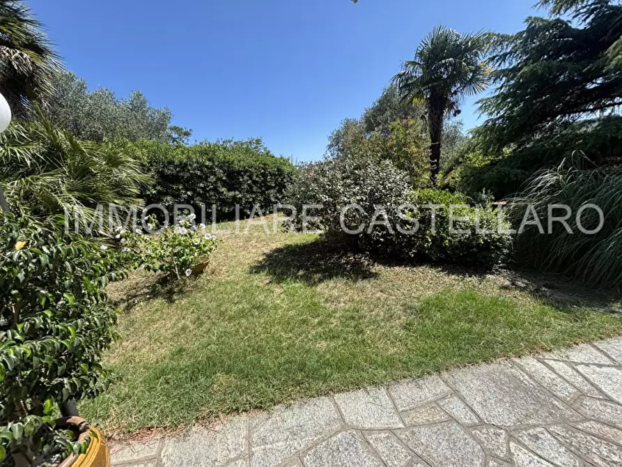 Immagine 39 di Villa in vendita  a Imperia