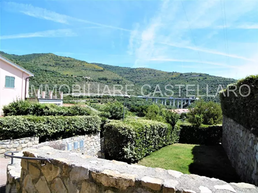 Immagine 1 di Appartamento in vendita  a Castellaro