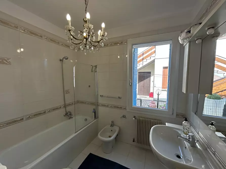 Immagine 14 di Casa bifamiliare in vendita  in VIA ZANELLA a Abano Terme