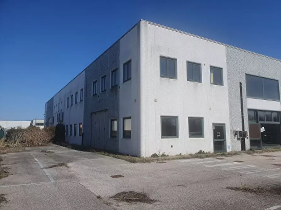 Immagine 1 di Capannone industriale in vendita  in Strada Statale Romea 27 a Porto Viro