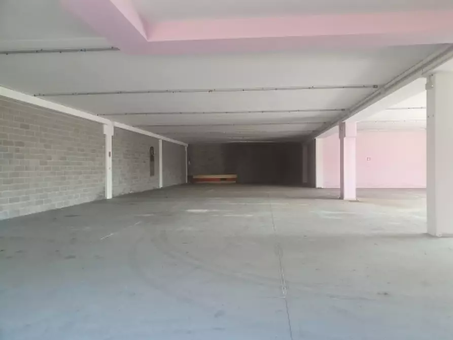 Immagine 6 di Capannone industriale in vendita  in Strada Statale Romea 27 a Porto Viro