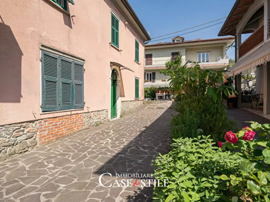 Immagine 1 di Appartamento in vendita  in Via Castagno a Ortonovo