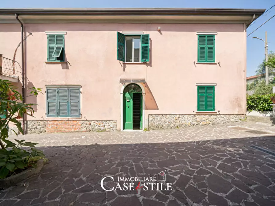 Immagine 16 di Appartamento in vendita  in Via Castagno a Ortonovo