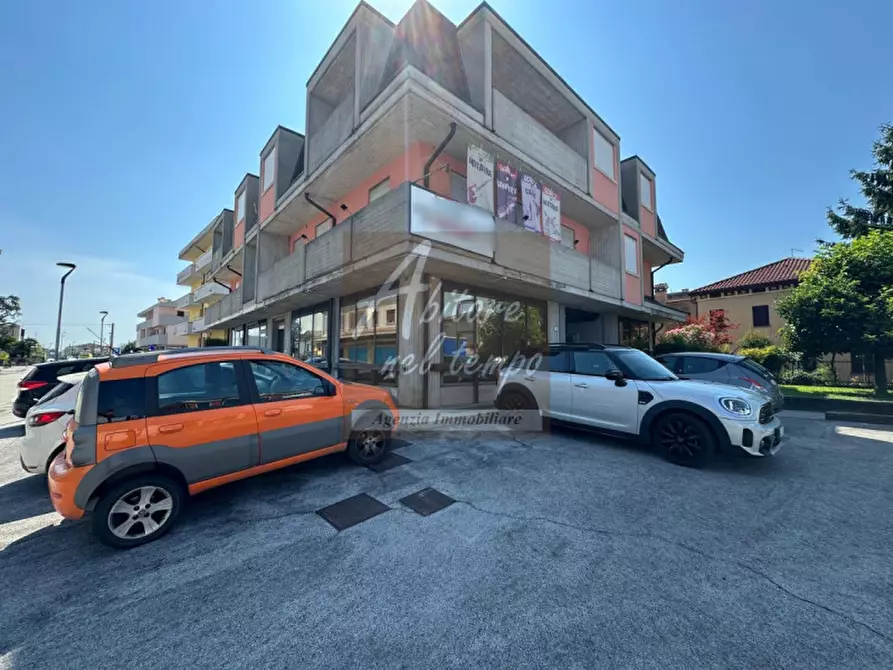 Immagine 1 di Negozio in vendita  in VI VALSUGANA 151 a San Giorgio In Bosco