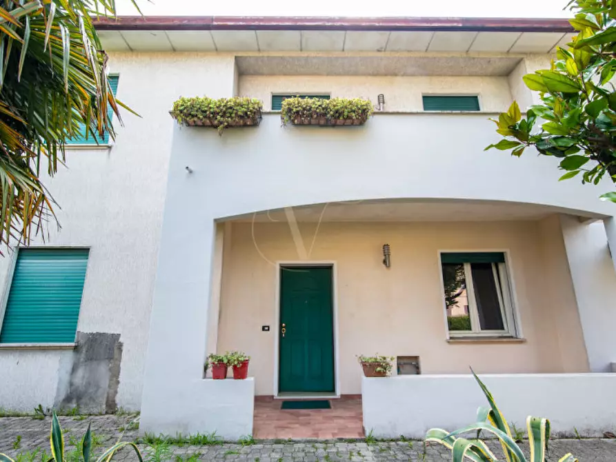 Immagine 6 di Casa bifamiliare in vendita  in Via Firenze, 132 a Villafranca Padovana