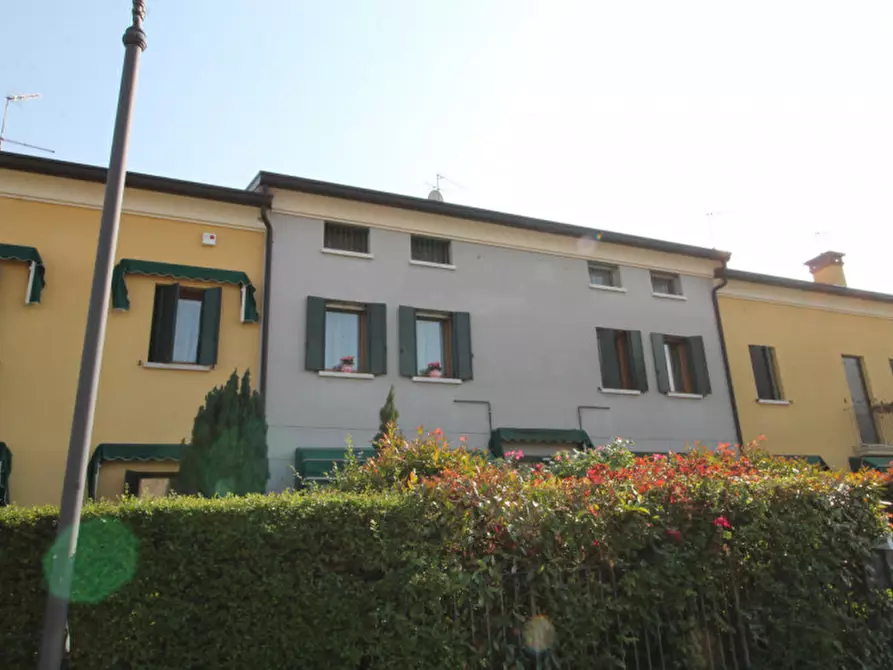 Immagine 1 di Appartamento in vendita  in Via Salvo D'Acquisto a Galzignano Terme