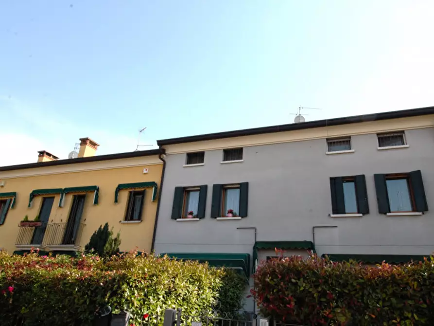 Immagine 2 di Appartamento in vendita  in Via Salvo D'Acquisto a Galzignano Terme