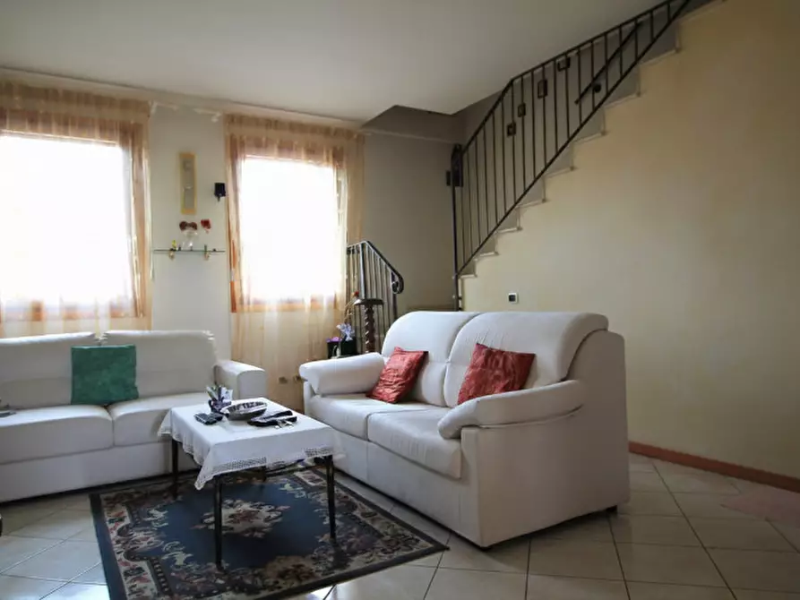 Immagine 3 di Appartamento in vendita  in Via Salvo D'Acquisto a Galzignano Terme