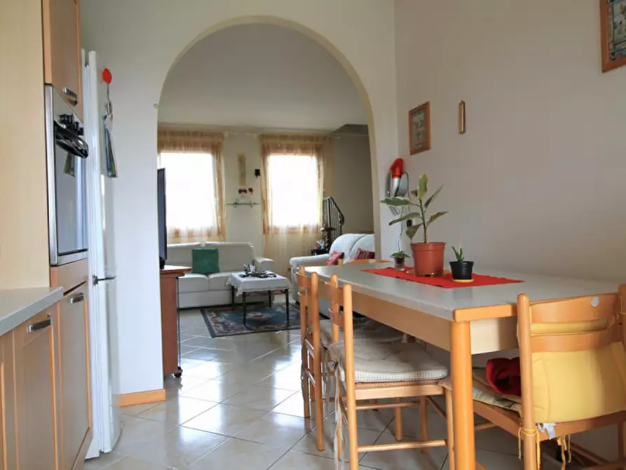 Immagine 6 di Appartamento in vendita  in Via Salvo D'Acquisto a Galzignano Terme