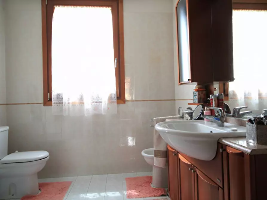 Immagine 13 di Appartamento in vendita  in Via Salvo D'Acquisto a Galzignano Terme