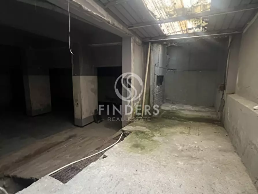 Immagine 2 di Garage in vendita  in Via Mattia Preti 1 a Reggio Di Calabria