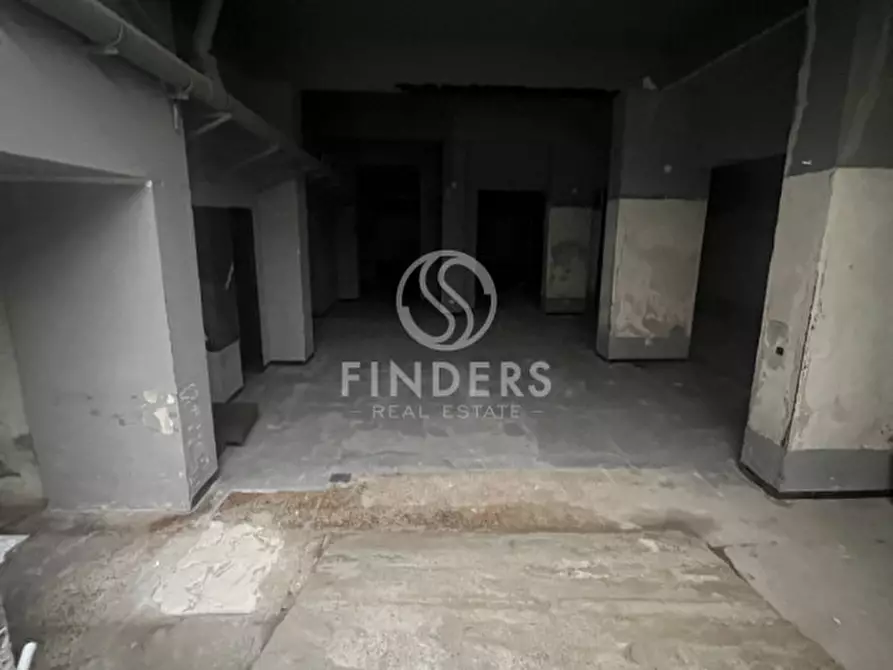 Immagine 3 di Garage in vendita  in Via Mattia Preti 1 a Reggio Di Calabria