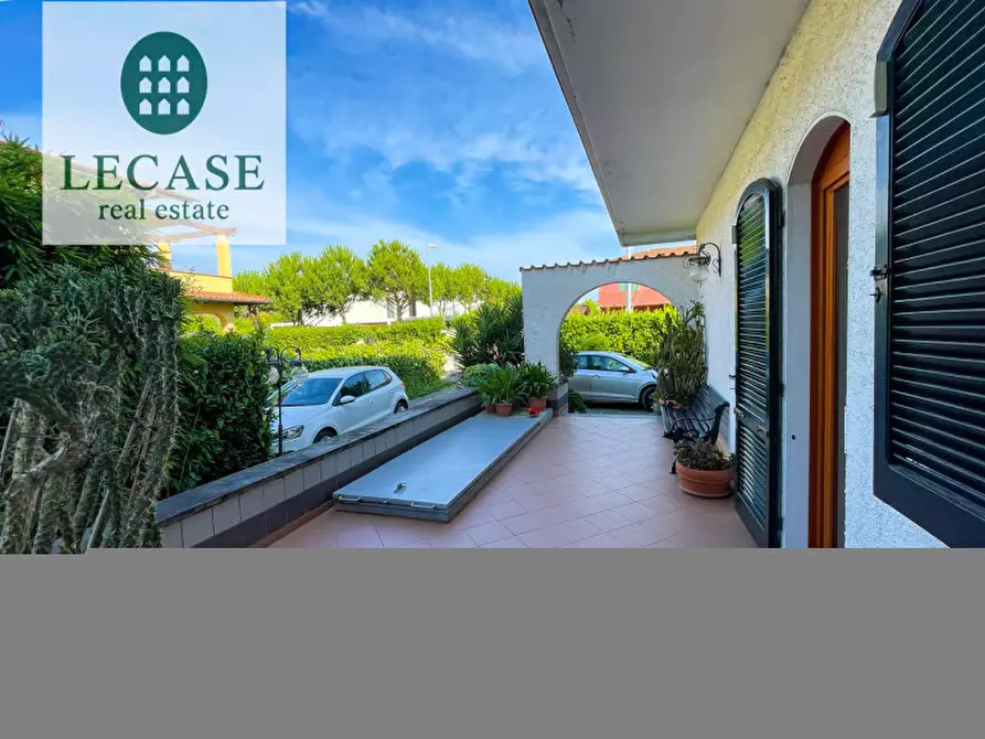 Immagine 3 di Villa in vendita  in Via Fratelli Cervi a Forte Dei Marmi