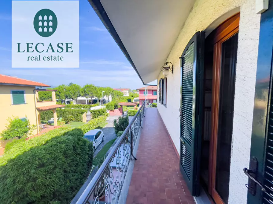 Immagine 12 di Villa in vendita  in Via Fratelli Cervi a Forte Dei Marmi